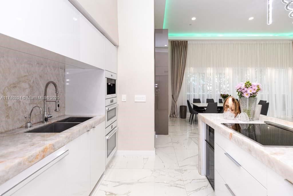 На продажу: $1,499,000 (2 спален, 2 ванн, 1782 Квадратных фут)