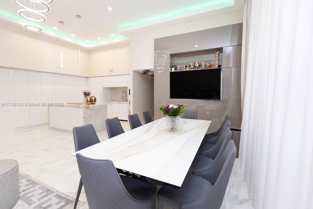 На продажу: $1,499,000 (2 спален, 2 ванн, 1782 Квадратных фут)