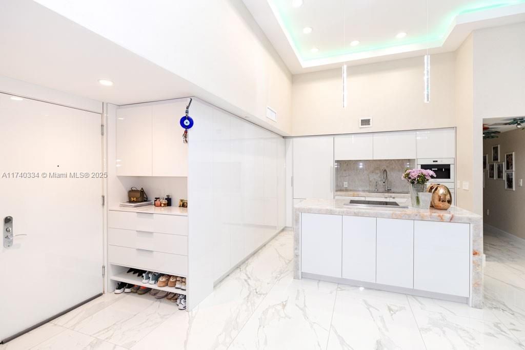 На продажу: $1,499,000 (2 спален, 2 ванн, 1782 Квадратных фут)