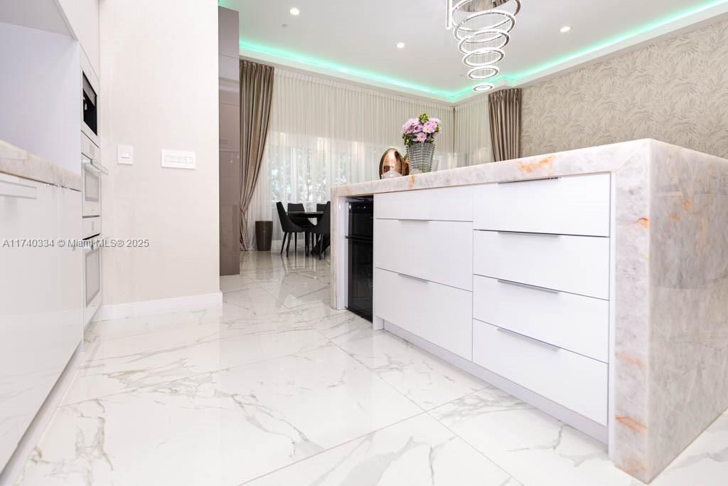 На продажу: $1,499,000 (2 спален, 2 ванн, 1782 Квадратных фут)