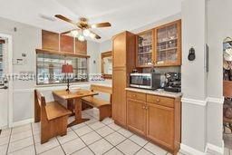 Под контрактом: $1,225,000 (4 спален, 2 ванн, 2090 Квадратных фут)