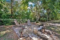 Под контрактом: $1,225,000 (4 спален, 2 ванн, 2090 Квадратных фут)