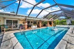 Под контрактом: $1,225,000 (4 спален, 2 ванн, 2090 Квадратных фут)