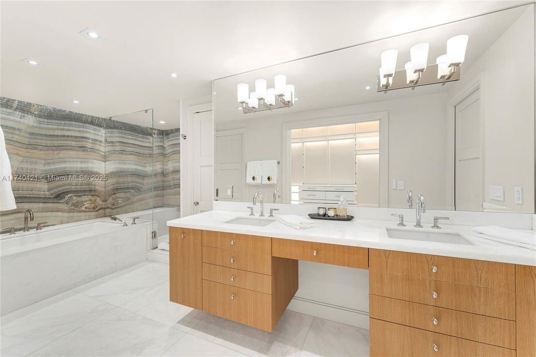 For Sale: $3,950,000 (2 beds, 2 baths, 1912 Square Feet)