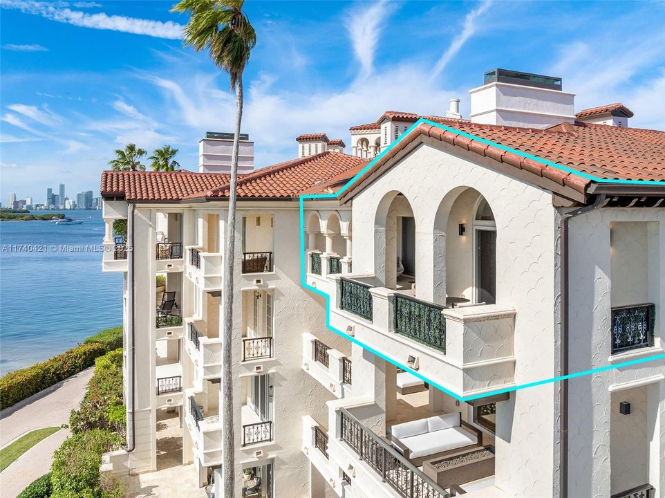 For Sale: $3,950,000 (2 beds, 2 baths, 1912 Square Feet)