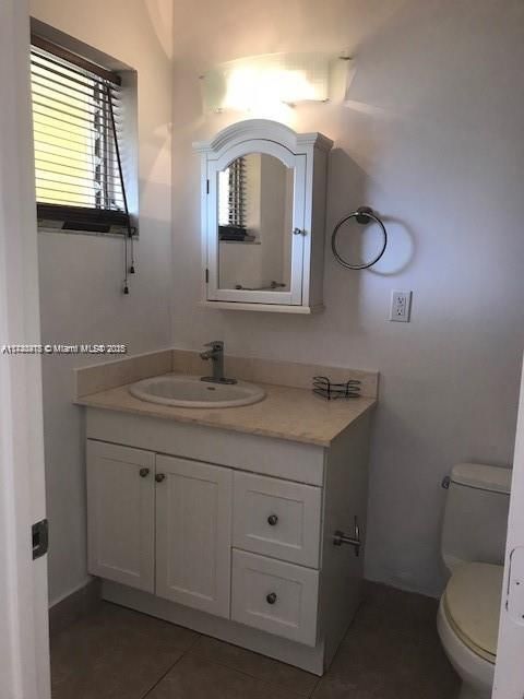 En Venta: $380,000 (1 camas, 1 baños, 700 Pies cuadrados)