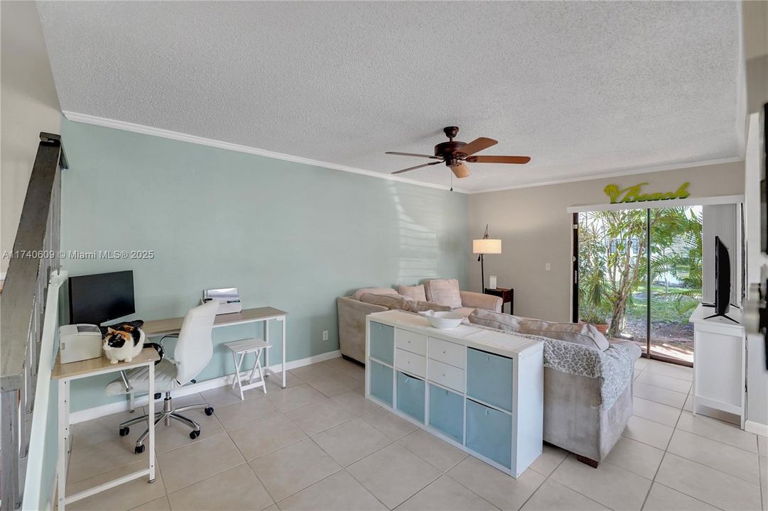 Recently Sold: $285,000 (2 beds, 1 baths, 1054 Square Feet)