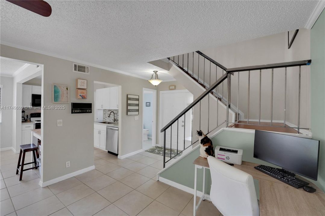 Recently Sold: $285,000 (2 beds, 1 baths, 1054 Square Feet)