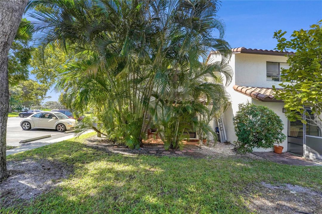 Recently Sold: $285,000 (2 beds, 1 baths, 1054 Square Feet)