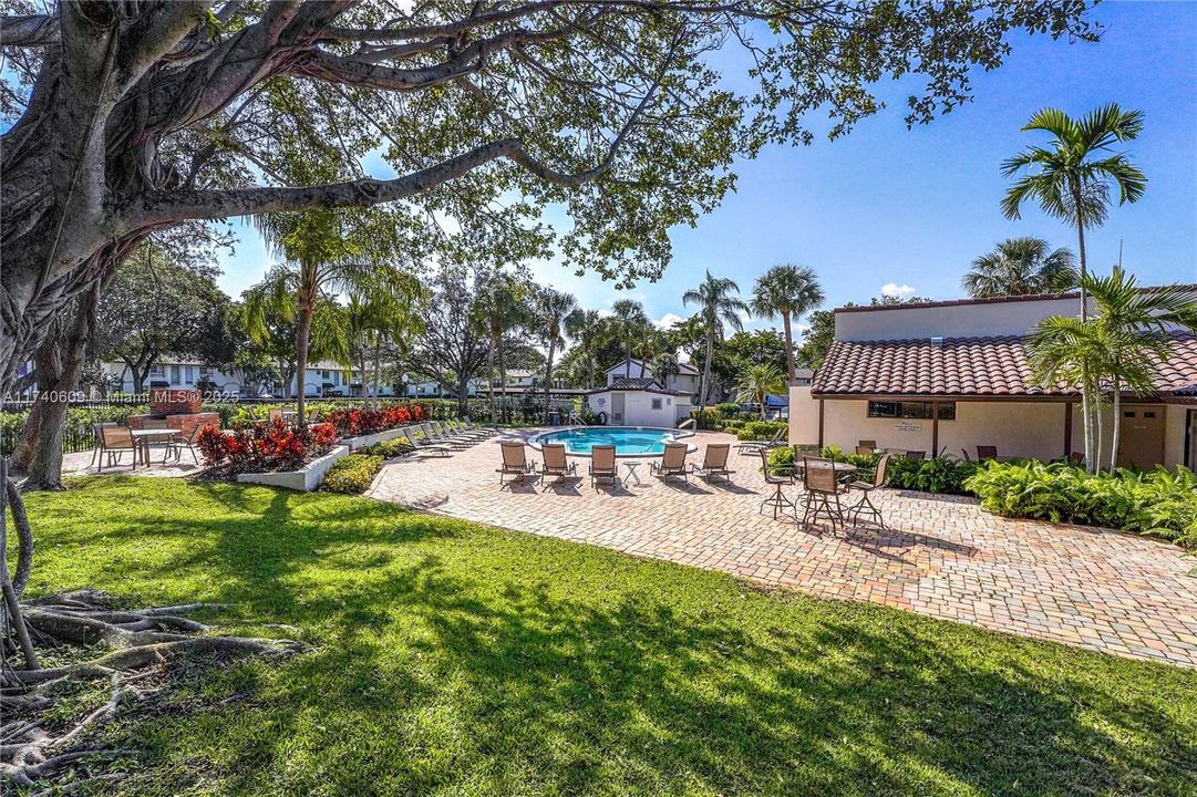 Recently Sold: $285,000 (2 beds, 1 baths, 1054 Square Feet)