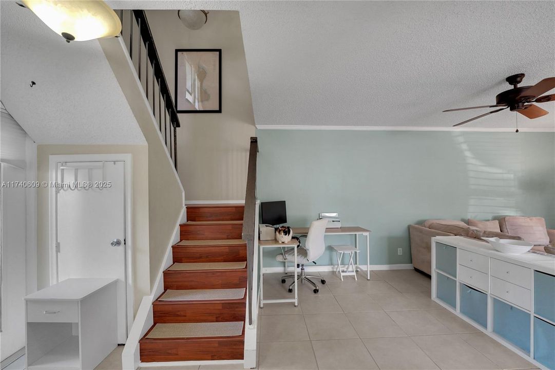 Recently Sold: $285,000 (2 beds, 1 baths, 1054 Square Feet)