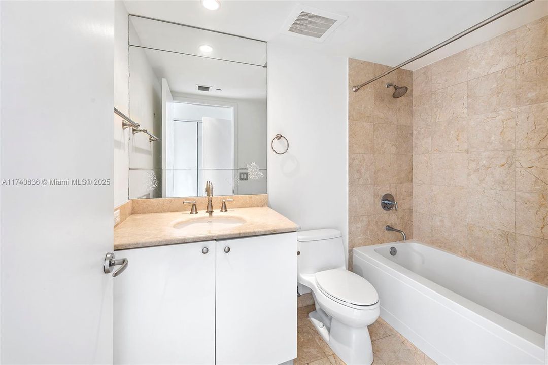 Recientemente alquilado: $12,800 (4 camas, 4 baños, 2860 Pies cuadrados)