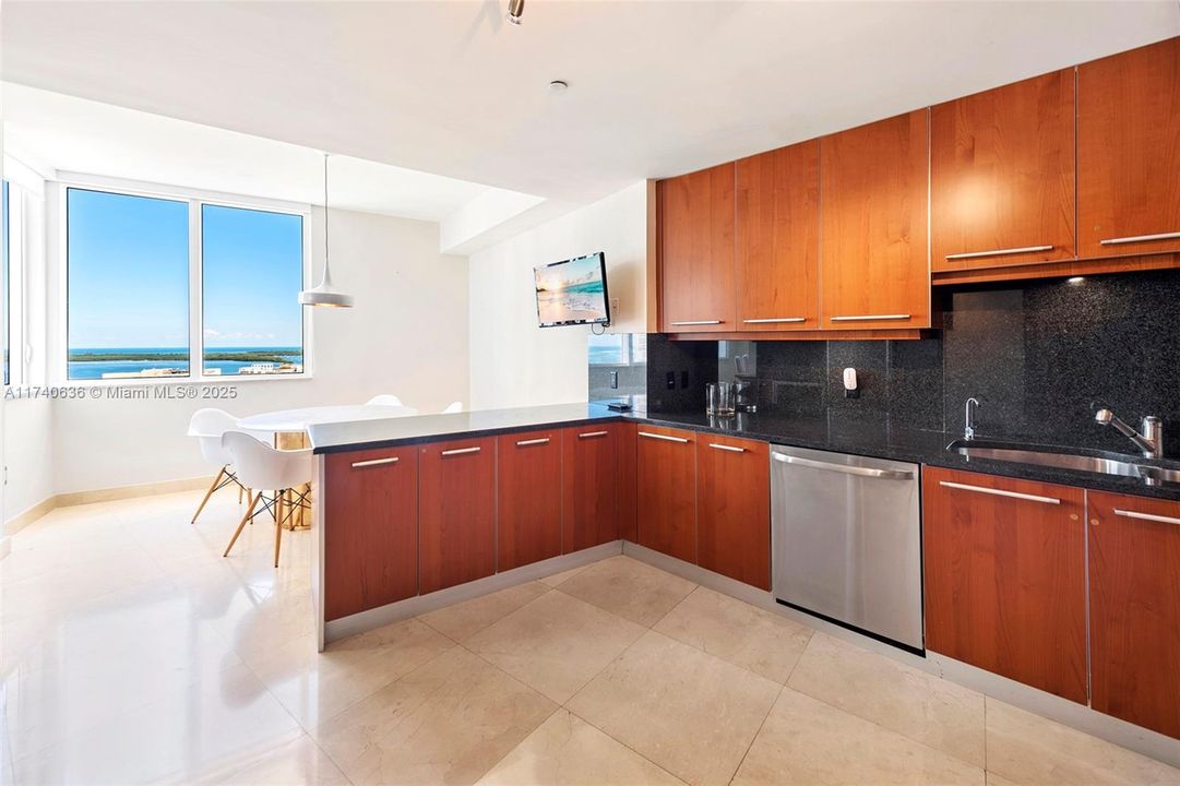 Recientemente alquilado: $12,800 (4 camas, 4 baños, 2860 Pies cuadrados)