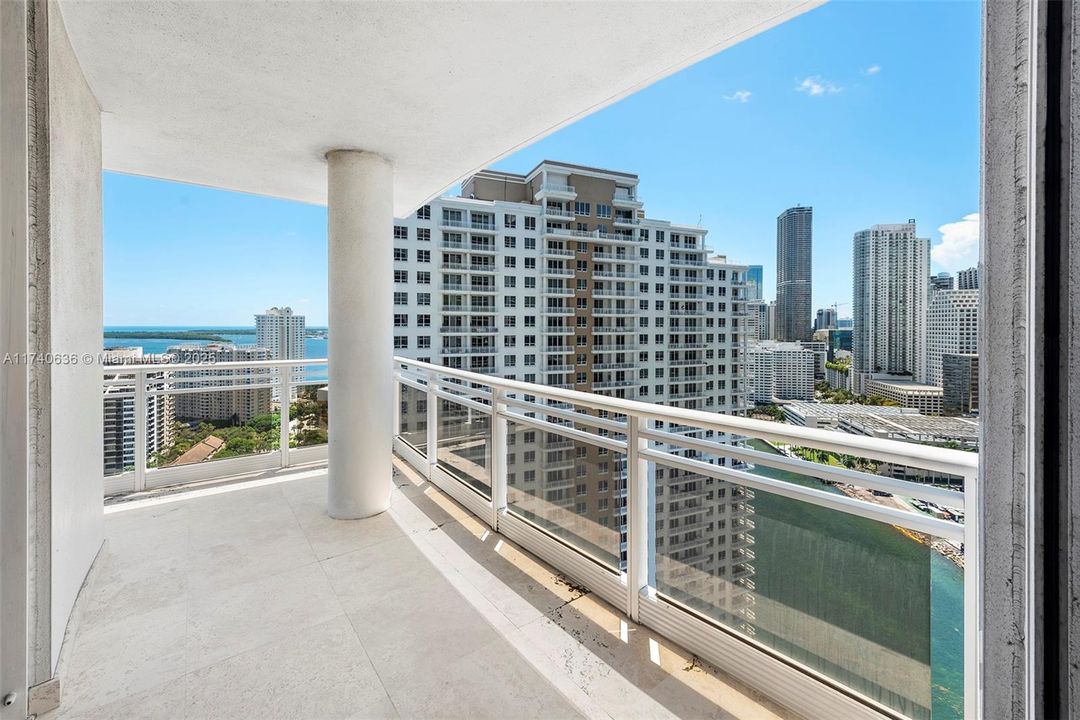 Recientemente alquilado: $12,800 (4 camas, 4 baños, 2860 Pies cuadrados)