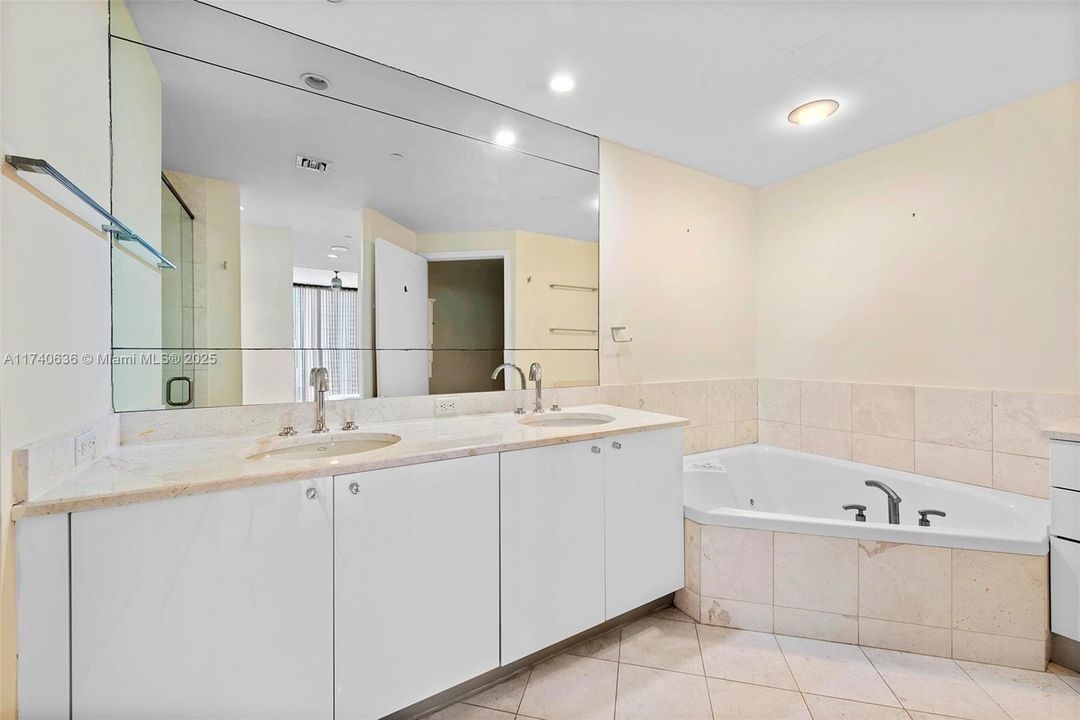 Recientemente alquilado: $12,800 (4 camas, 4 baños, 2860 Pies cuadrados)