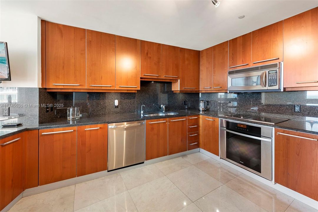 Recientemente alquilado: $12,800 (4 camas, 4 baños, 2860 Pies cuadrados)