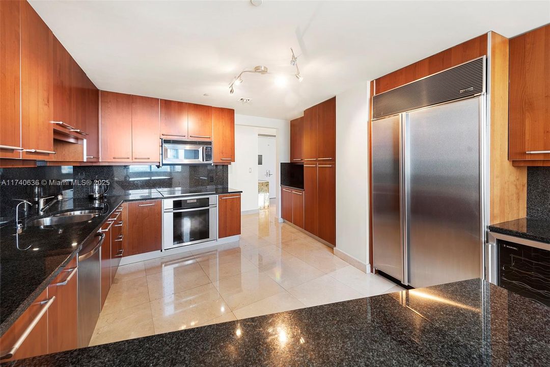 Recientemente alquilado: $12,800 (4 camas, 4 baños, 2860 Pies cuadrados)