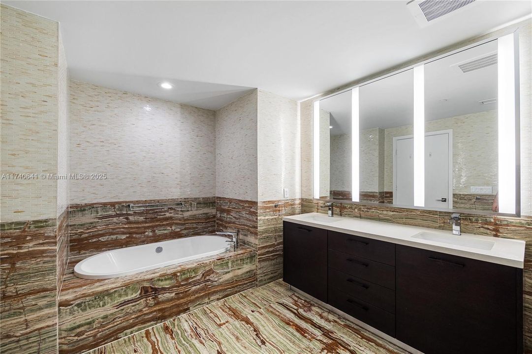 For Sale: $4,500,000 (3 beds, 3 baths, 2570 Square Feet)
