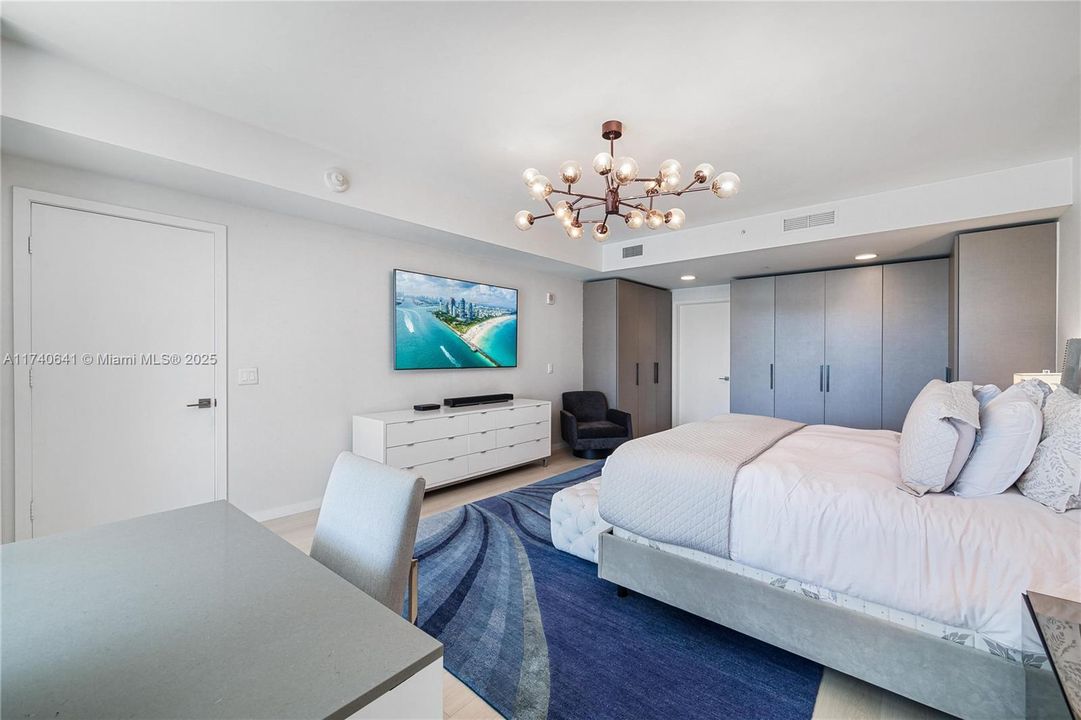 For Sale: $4,500,000 (3 beds, 3 baths, 2570 Square Feet)