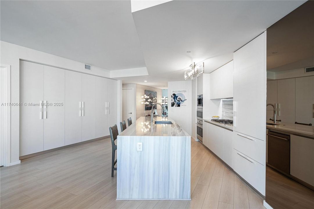 For Sale: $4,500,000 (3 beds, 3 baths, 2570 Square Feet)