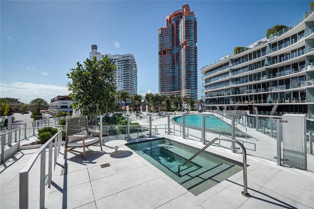 For Sale: $4,500,000 (3 beds, 3 baths, 2570 Square Feet)