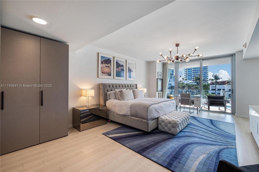 For Sale: $4,500,000 (3 beds, 3 baths, 2570 Square Feet)