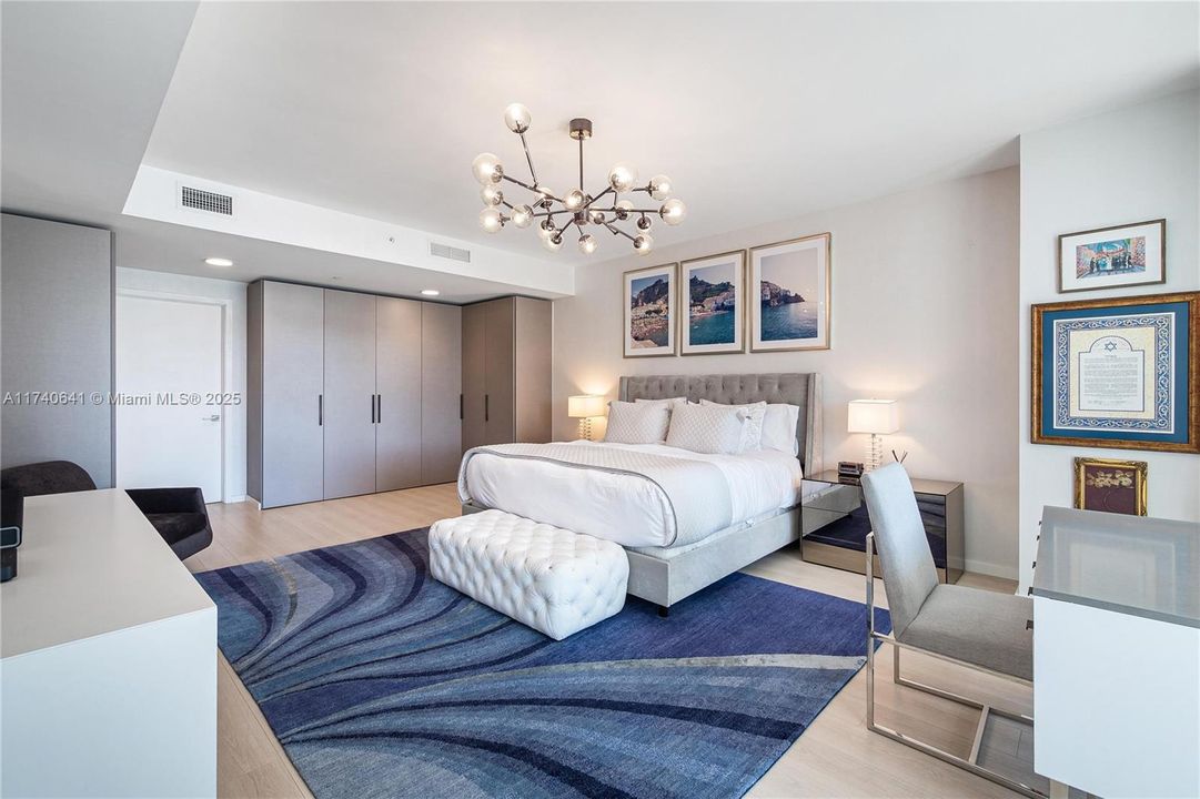 For Sale: $4,500,000 (3 beds, 3 baths, 2570 Square Feet)