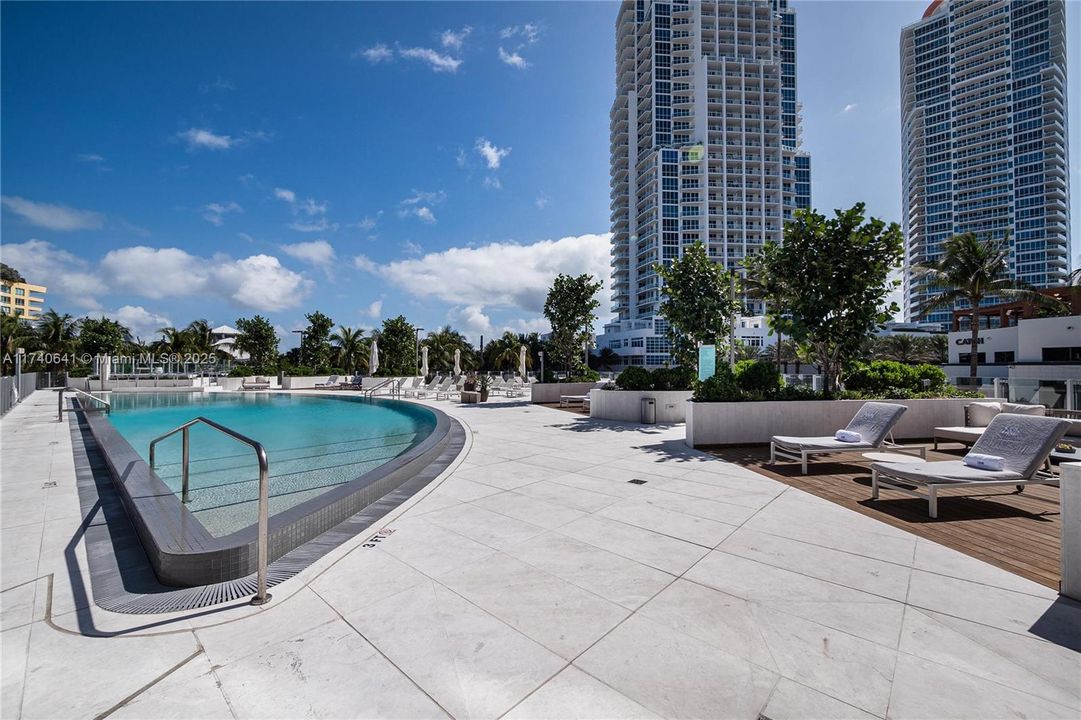 For Sale: $4,500,000 (3 beds, 3 baths, 2570 Square Feet)
