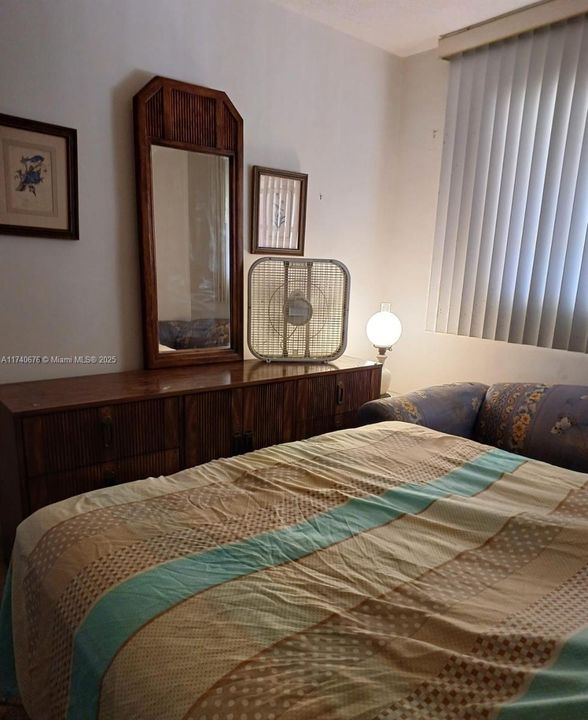For Sale: $110,000 (2 beds, 1 baths, 883 Square Feet)