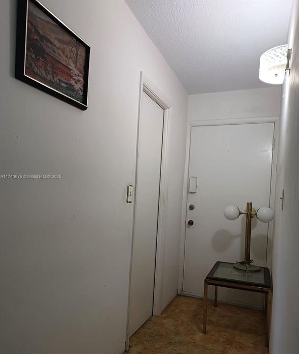 For Sale: $110,000 (2 beds, 1 baths, 883 Square Feet)