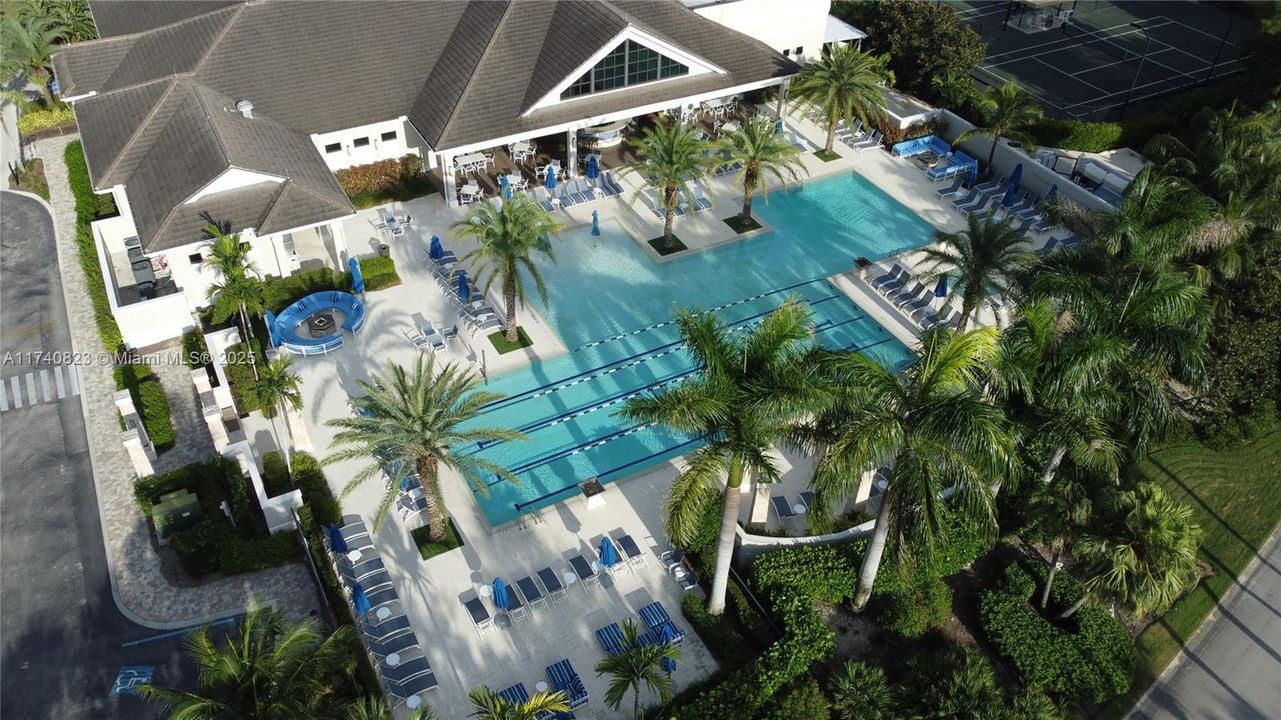 最近售出: $1,389,000 (3 贝兹, 3 浴室, 2941 平方英尺)