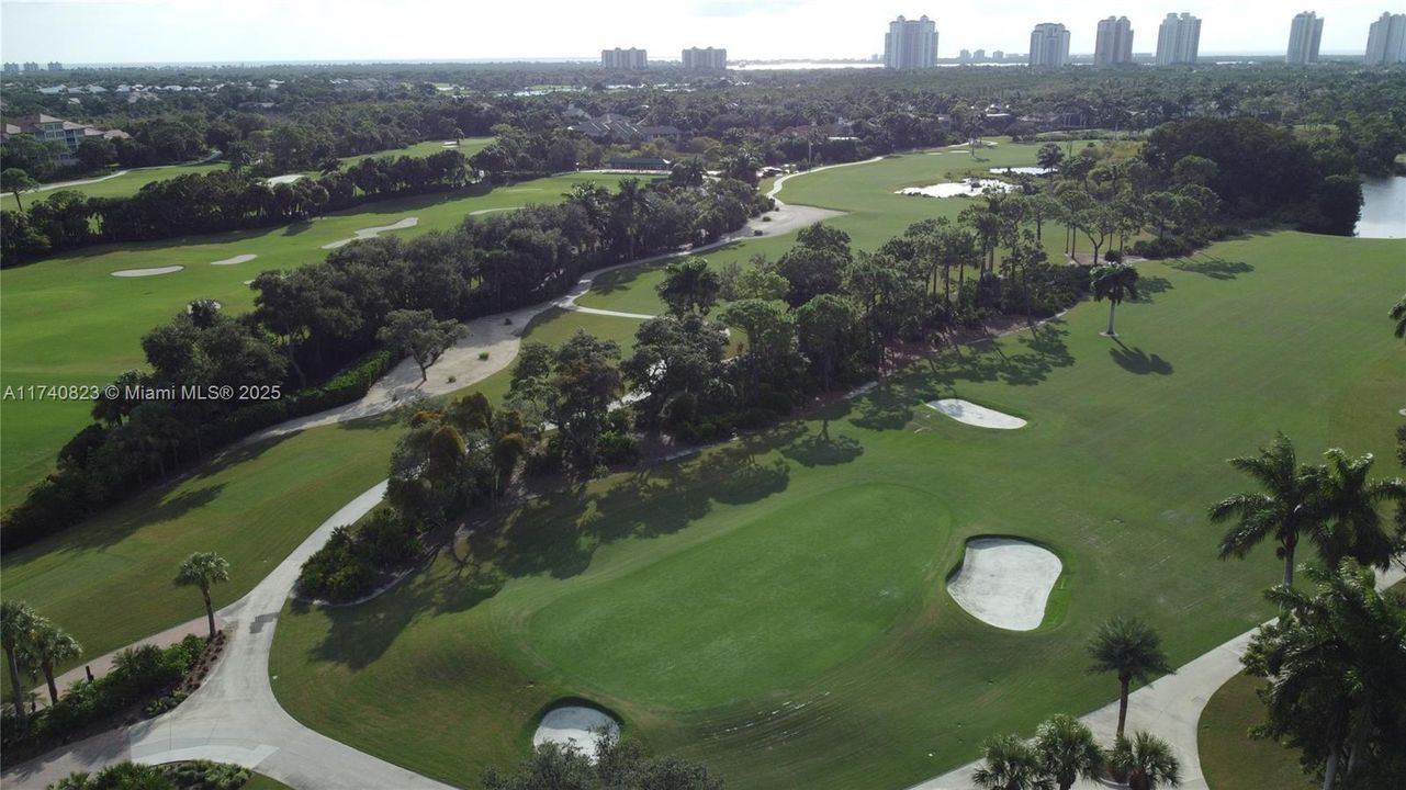 最近售出: $1,389,000 (3 贝兹, 3 浴室, 2941 平方英尺)