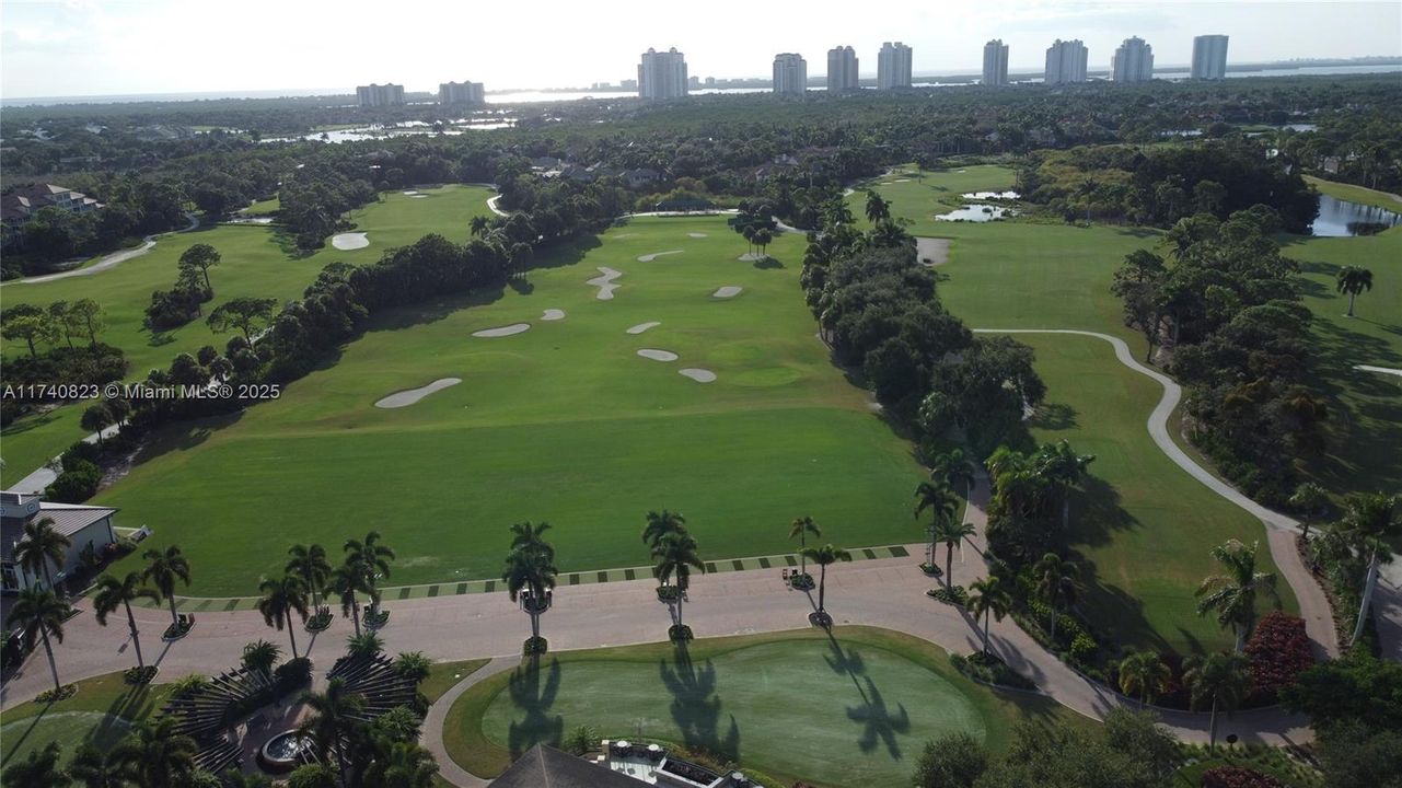 最近售出: $1,389,000 (3 贝兹, 3 浴室, 2941 平方英尺)