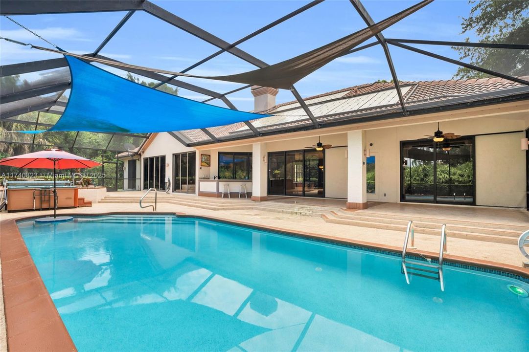 最近售出: $1,389,000 (3 贝兹, 3 浴室, 2941 平方英尺)