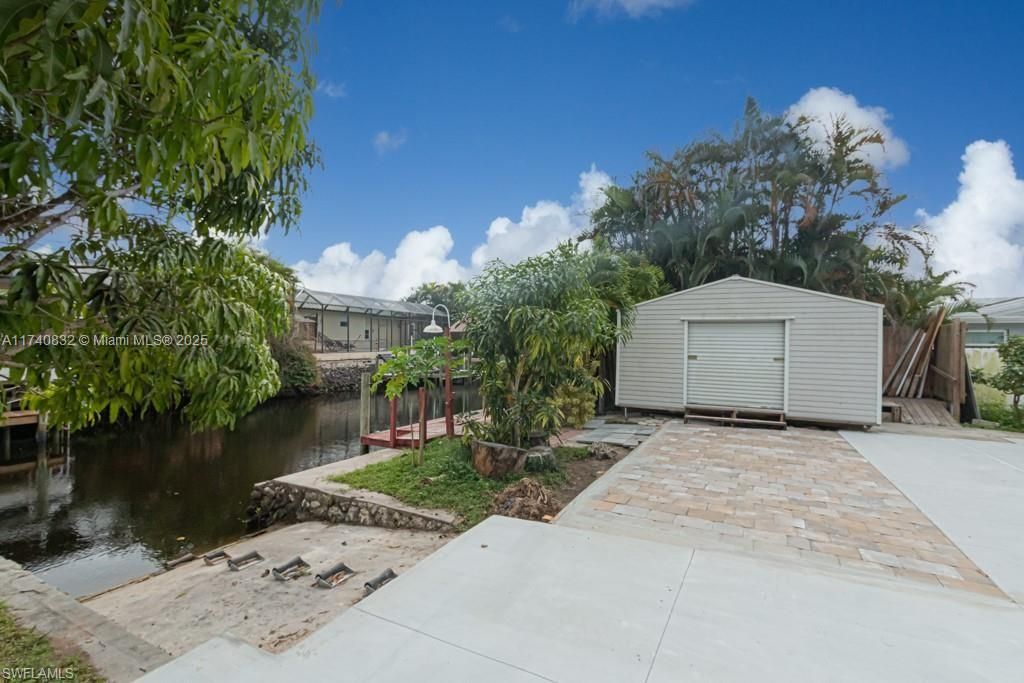 Recently Sold: $350,000 (3 beds, 3 baths, 1524 Square Feet)