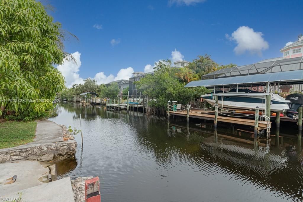 Recently Sold: $350,000 (3 beds, 3 baths, 1524 Square Feet)