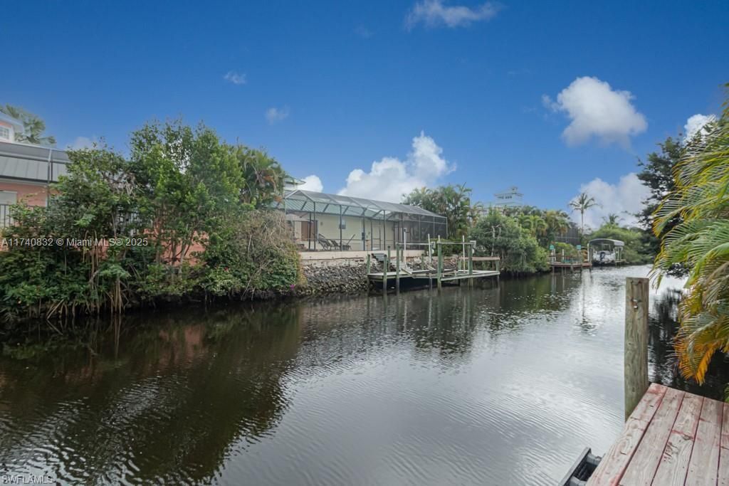 Recently Sold: $350,000 (3 beds, 3 baths, 1524 Square Feet)