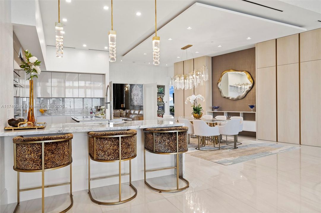 待售: $9,250,000 (6 贝兹, 8 浴室, 6200 平方英尺)