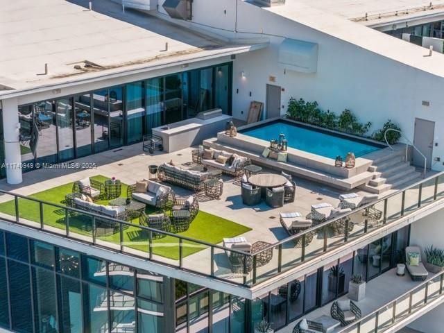 待售: $9,250,000 (6 贝兹, 8 浴室, 6200 平方英尺)