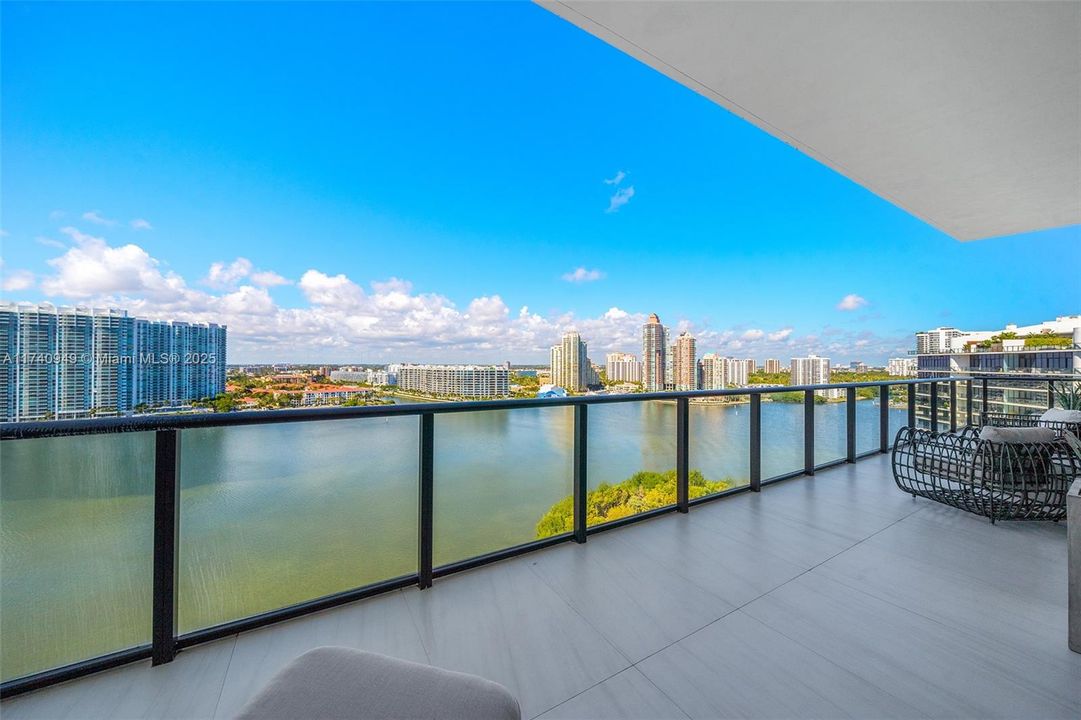 待售: $9,250,000 (6 贝兹, 8 浴室, 6200 平方英尺)