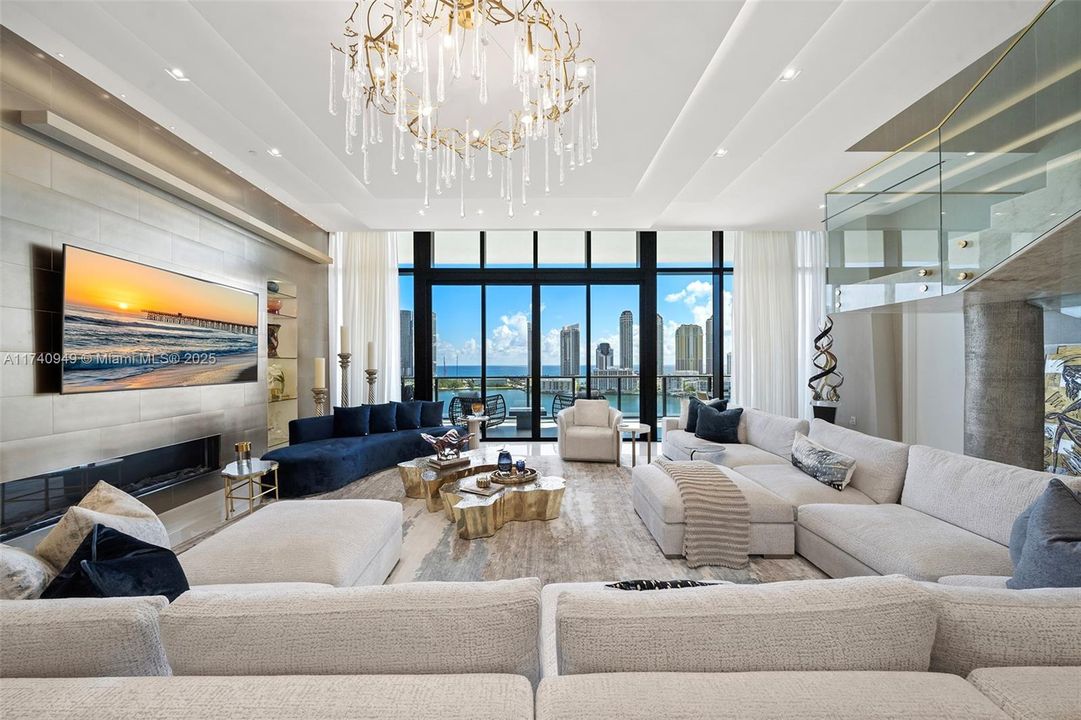 待售: $9,250,000 (6 贝兹, 8 浴室, 6200 平方英尺)