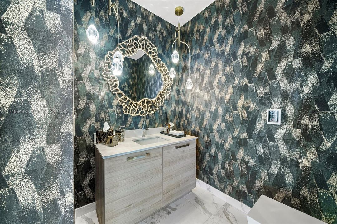 待售: $9,250,000 (6 贝兹, 8 浴室, 6200 平方英尺)