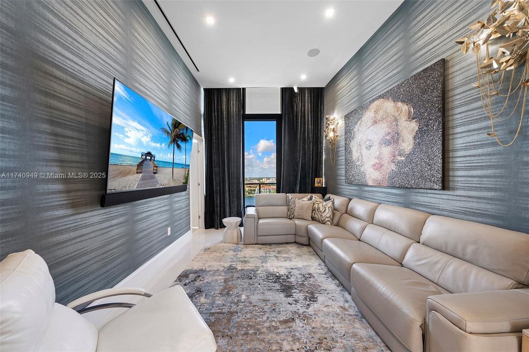 待售: $9,250,000 (6 贝兹, 8 浴室, 6200 平方英尺)