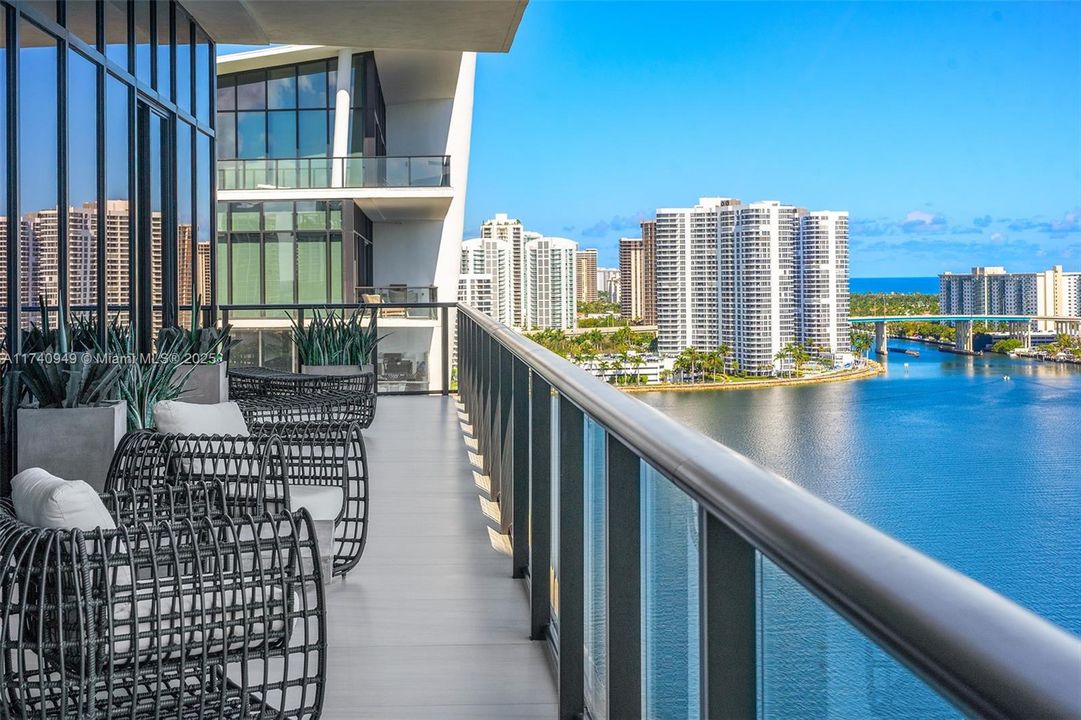 待售: $9,250,000 (6 贝兹, 8 浴室, 6200 平方英尺)