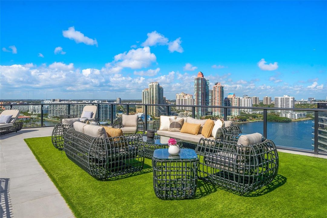 待售: $9,250,000 (6 贝兹, 8 浴室, 6200 平方英尺)