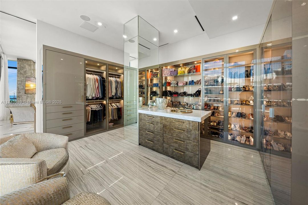 待售: $9,250,000 (6 贝兹, 8 浴室, 6200 平方英尺)