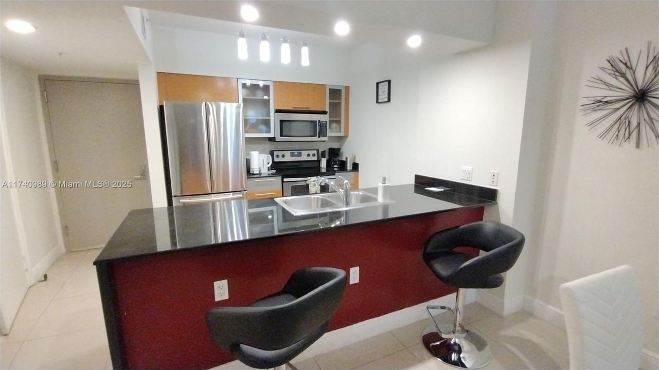 For Sale: $360,000 (1 beds, 1 baths, 791 Square Feet)