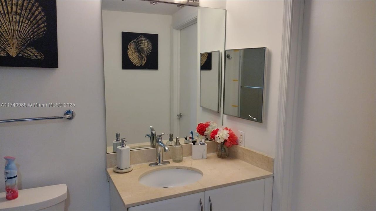 For Sale: $360,000 (1 beds, 1 baths, 791 Square Feet)