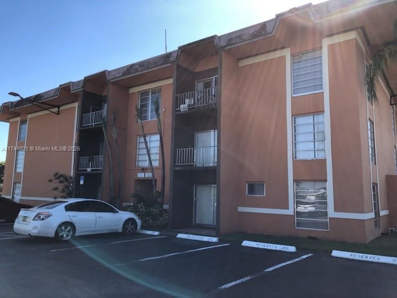 Recently Rented: $2,350 (2 beds, 2 baths, 1262 Square Feet)