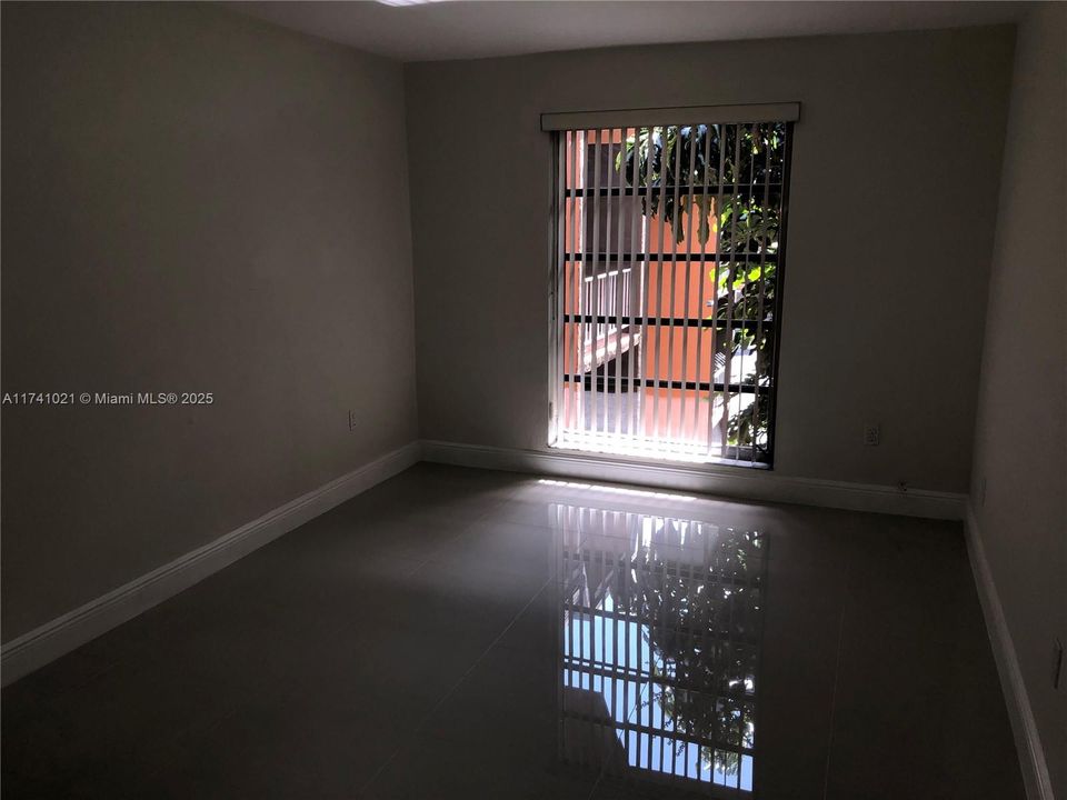 Recently Rented: $2,350 (2 beds, 2 baths, 1262 Square Feet)